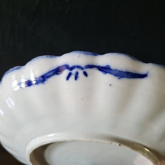 Antique Blue and White Chinese Porcelain Bowl With Mountain and Pagoda Design - Picture 5 of 7